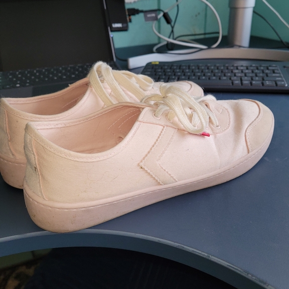 Shoes - Picture 3 of 5